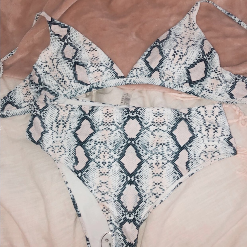 snake swimsuit set!!